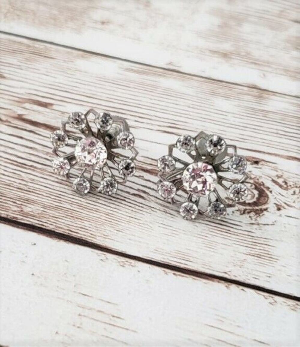 Vintage Screw On Earrings - Pretty Clear Gem Snowflake